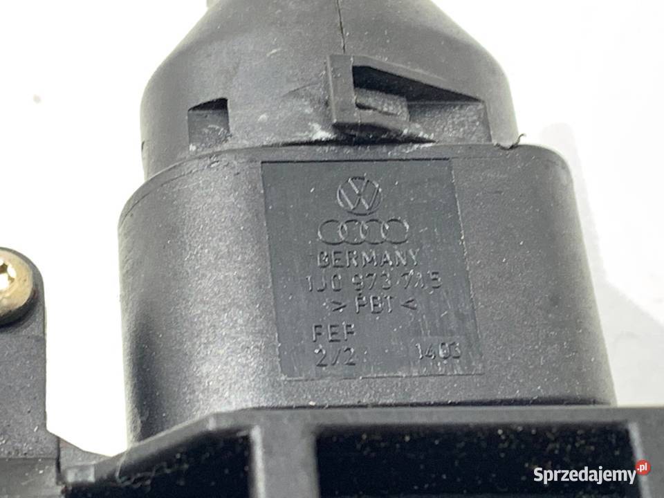 ZAMEK DRZWI PRAWY PRZÓD VW GOLF V Hatchback 0310 sprzedam