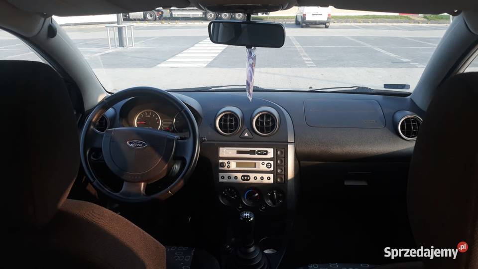 FORD fiesta mk5 125 benzyna srebrny Lubań