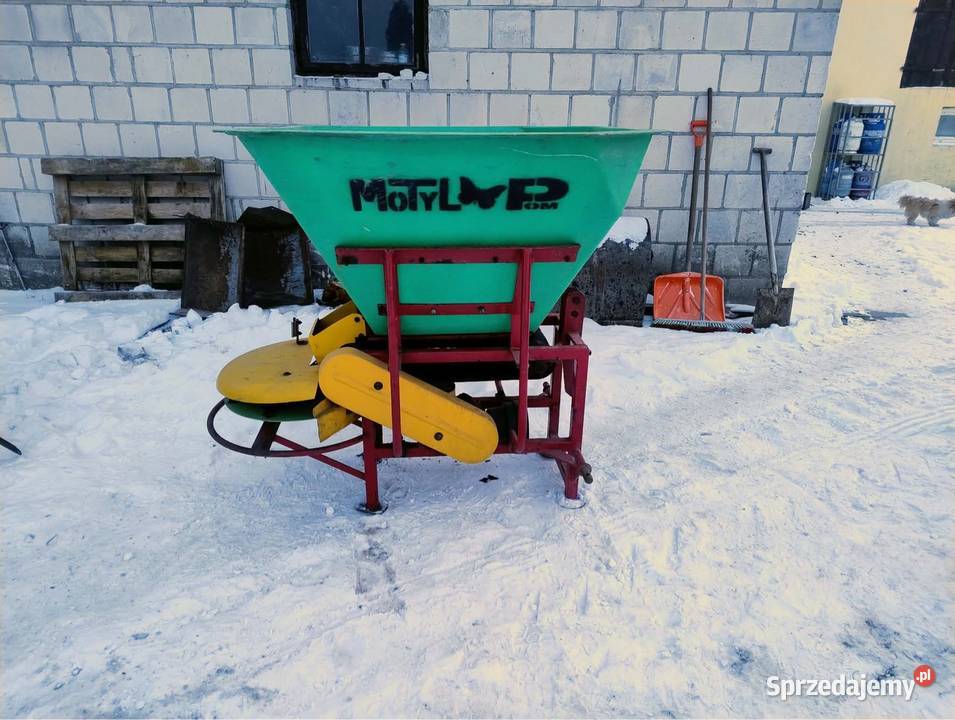 Rozsiewacz motyl 600 do nawozusoliwapna Krasew