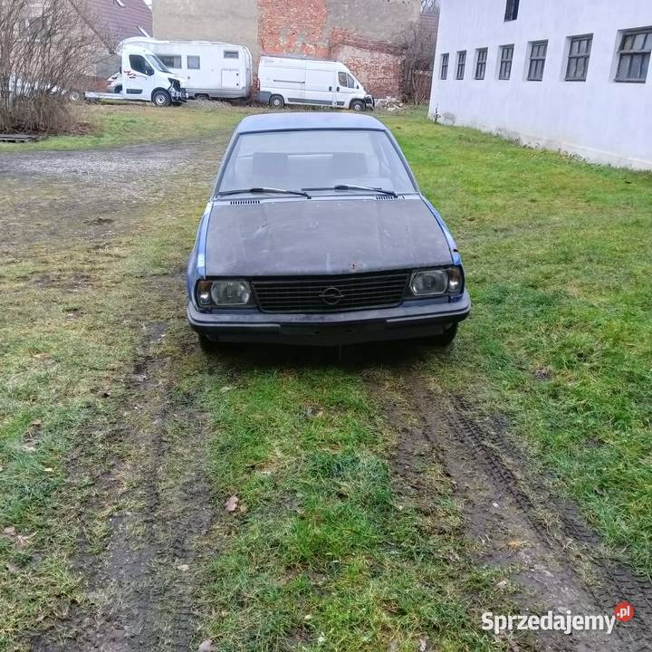Opel Ascona B 2 drzwiowa 1980 1979 1978 Manta B Wiązów