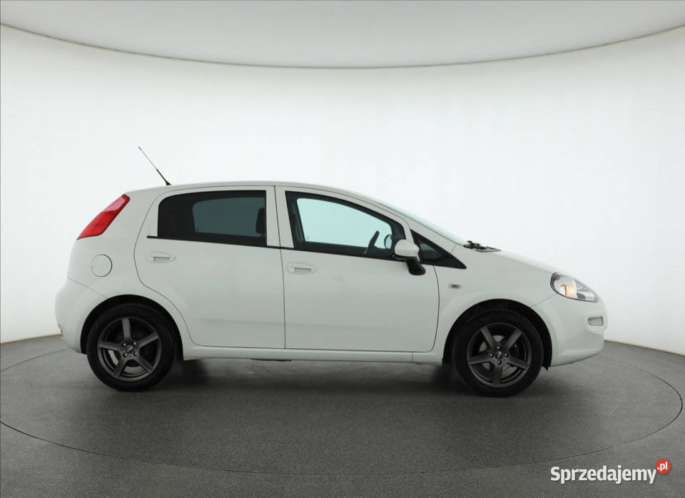 Fiat Punto 14 nieuszkodzony