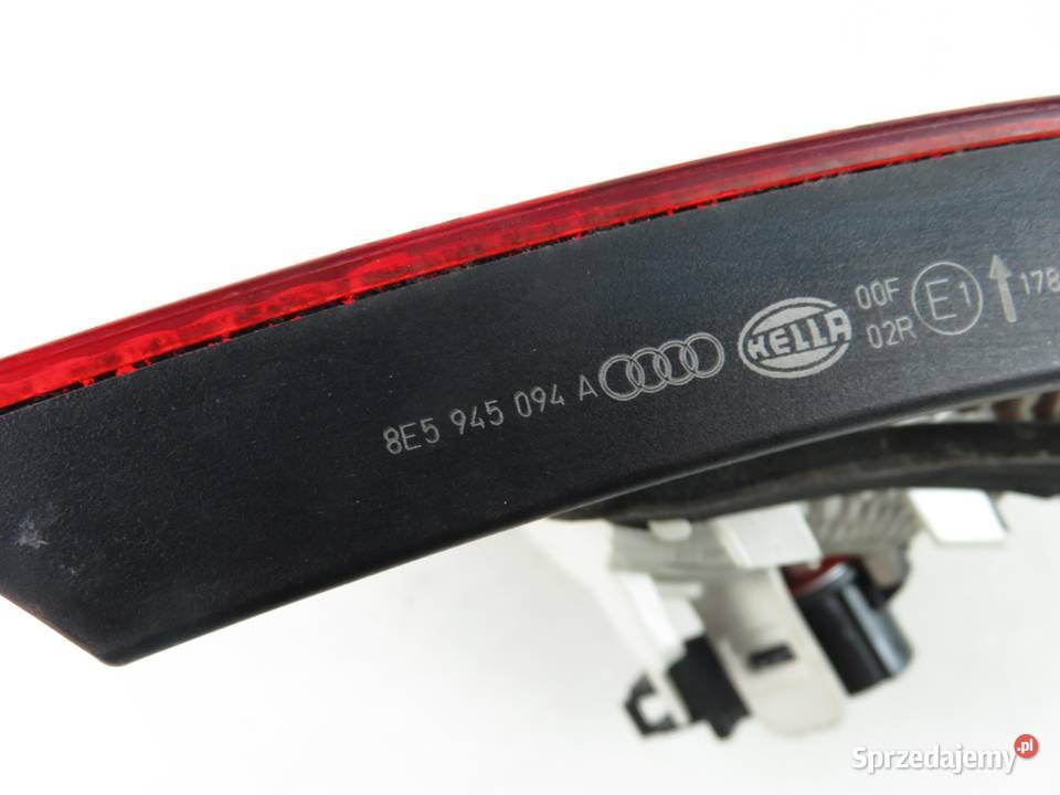 LAMPA PRAWA TYLNA KLAPA AUDI A4 B7 8E5945094A