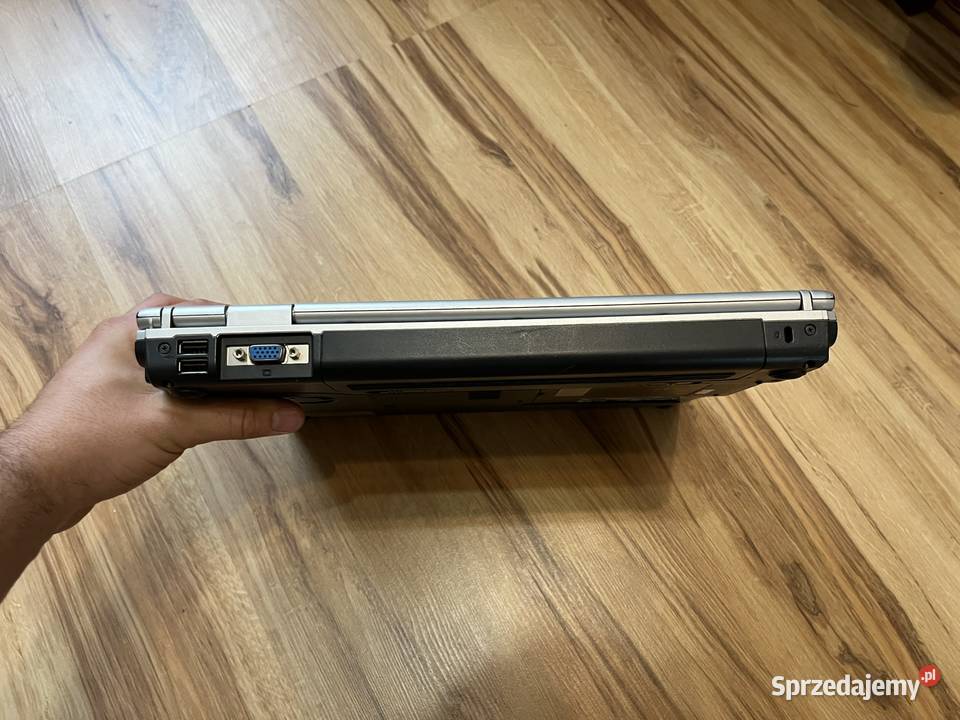 Stary laptop Fujitsu Siemens Amilo Pro V2030 Intel Celeron M Brzana