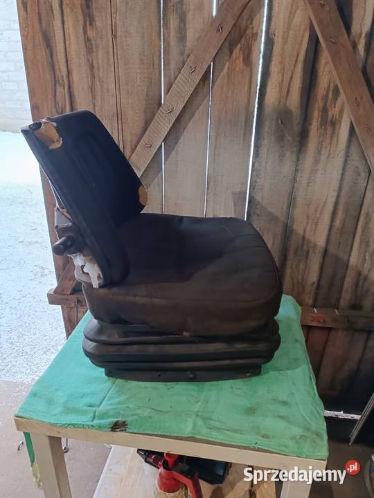 Sprzedam fotel gramer Zetor John Deere holland wielkopolskie Chruścin