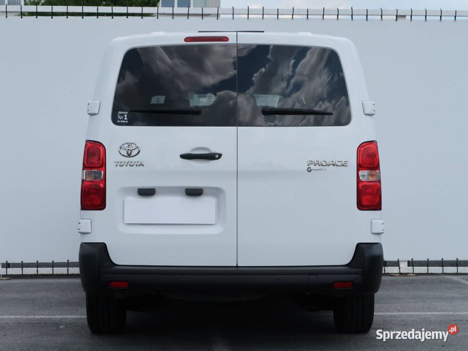 Toyota ProAce 20 D4D światła przeciwmgielne