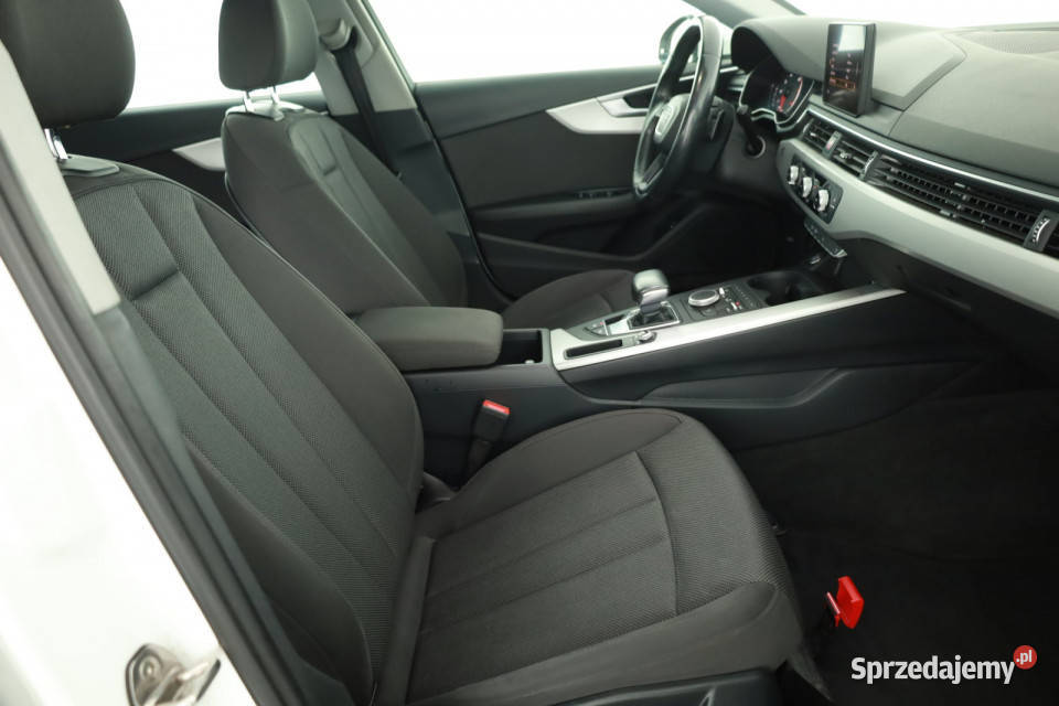 Audi A4 35 TFSI czujnik zmierzchu