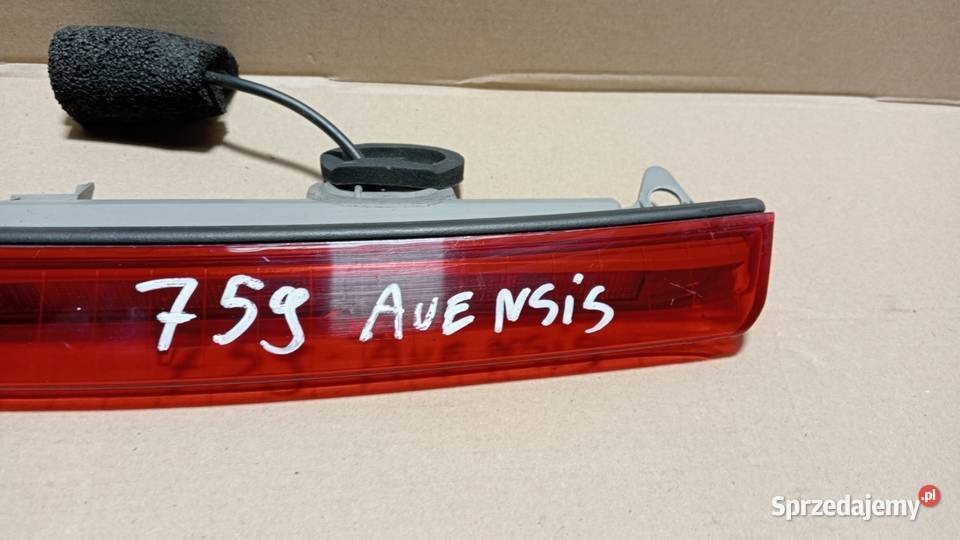 TOYOTA AVENSIS T25 FL KOMBI LAMPA 3 STOP Zbierkowo