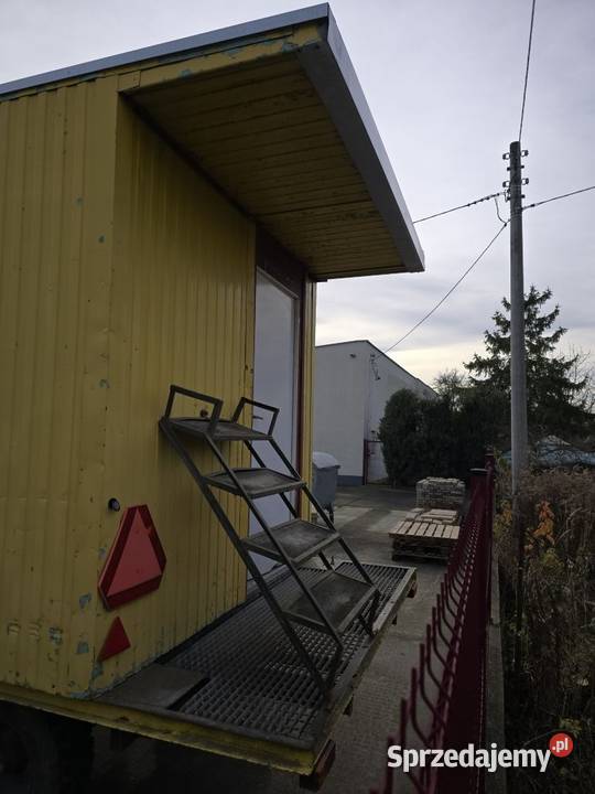 BARAKOWÓZ NA KOŁACH SZATNIA ZAPLECZE MAGAZYN Brzeg