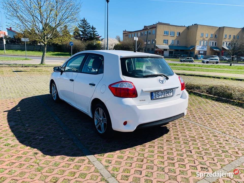 Wynajem Wypożyczalnia aut Toyota Auris Szczecin