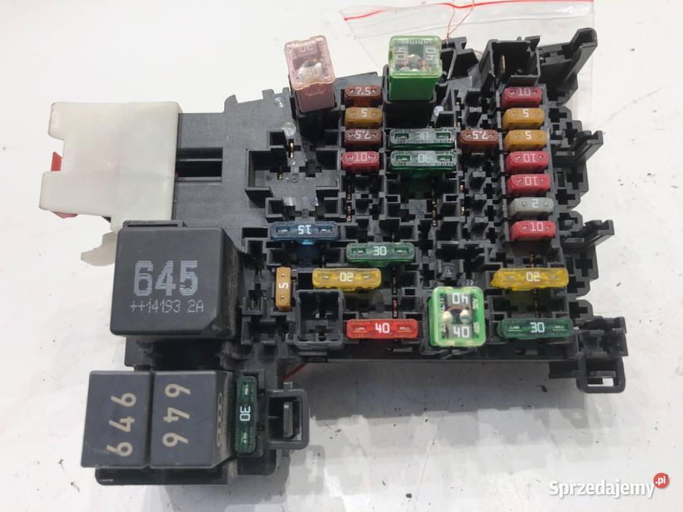 SKRZYNKA BEZPIECZNIKÓW VW GOLF VII Kombi 20 150