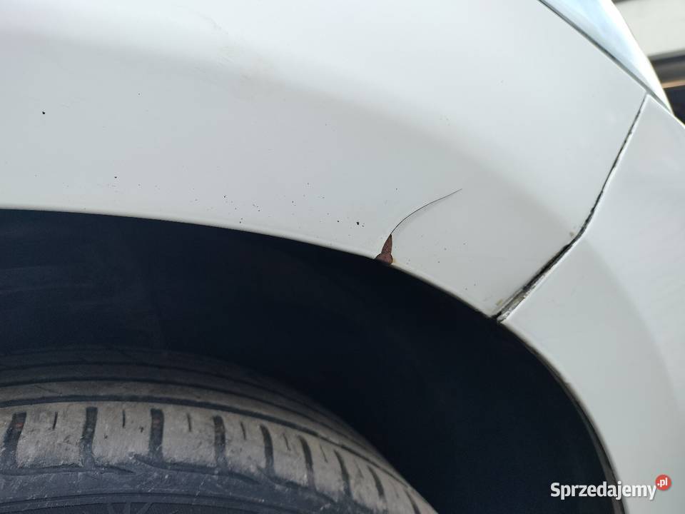 Peugeot 2008 błotnik prawy przód Gruszczyn