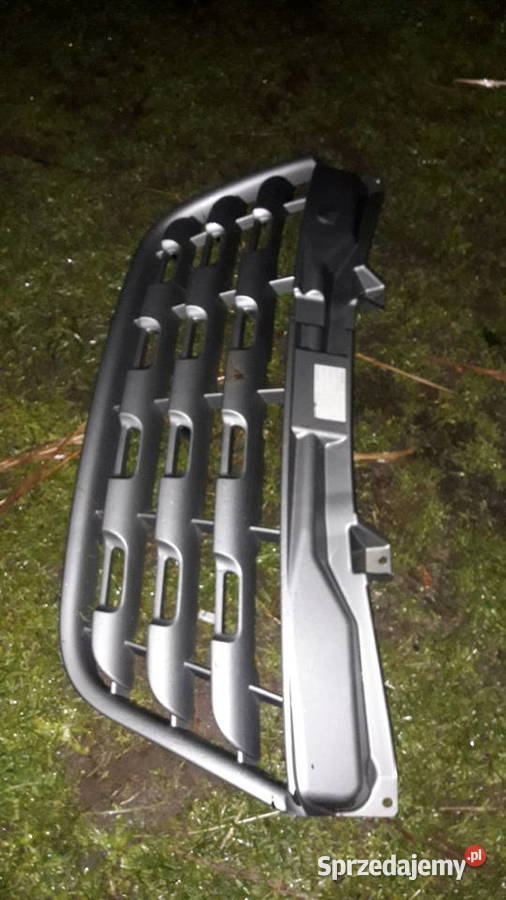 Atrapa grill przedni Renault Master 3 osobowe sprzedam