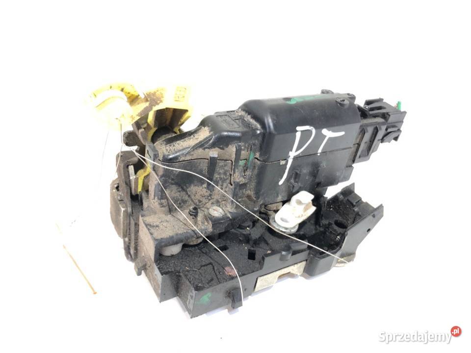 ZAMEK DRZWI PRAWY TYŁ DACIA DUSTER Hatchback