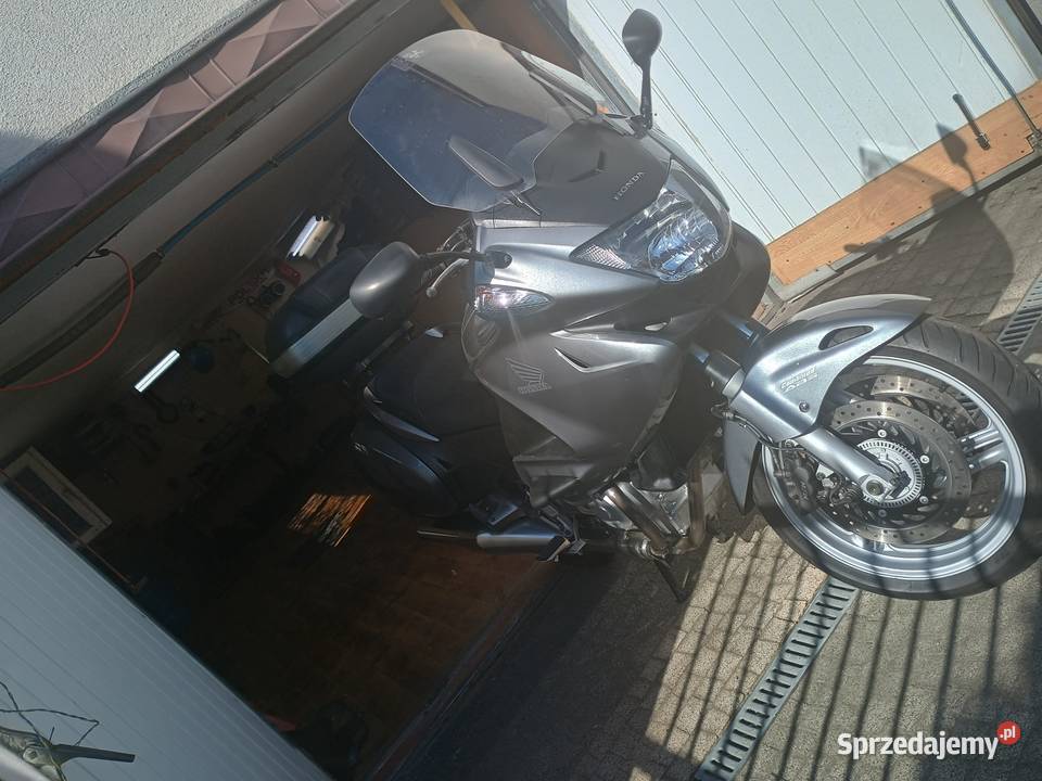 Honda NTV 700 idealny turystyk