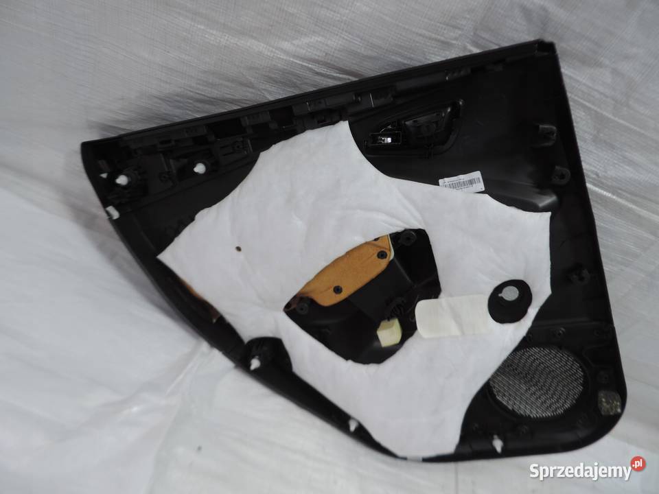 FORD FOCUS MK3 TAPICERKA BOCZEK DRZWI PRAWY TYŁ osobowe