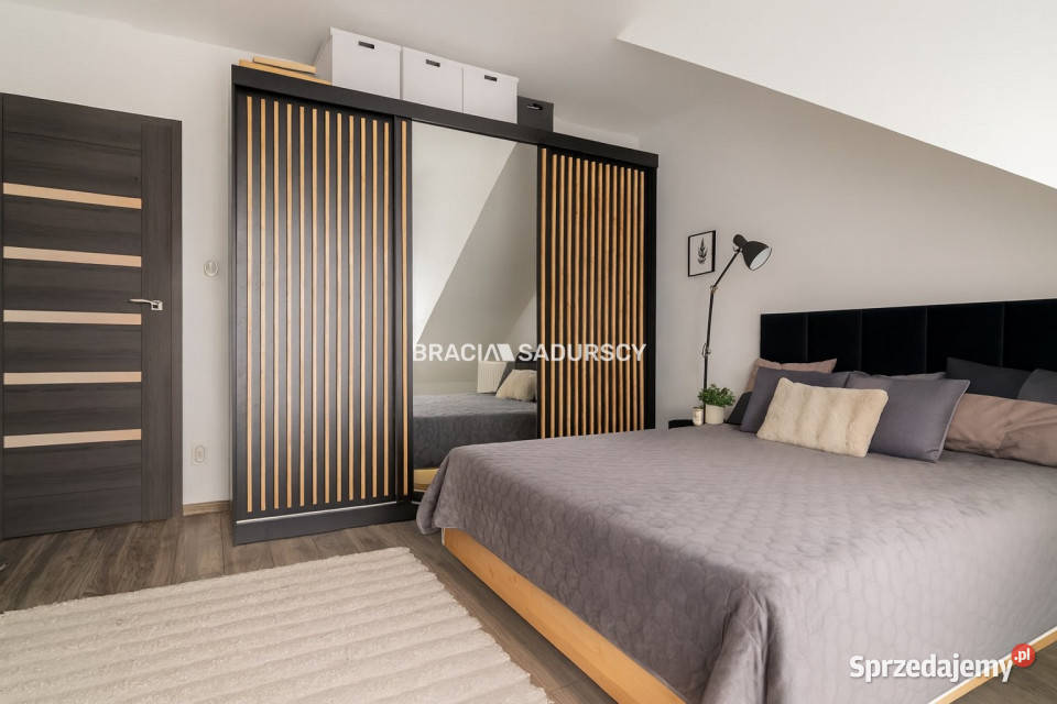 Mieszkanie 5472 metry 3 pokoje Kraków Macieja sprzedam