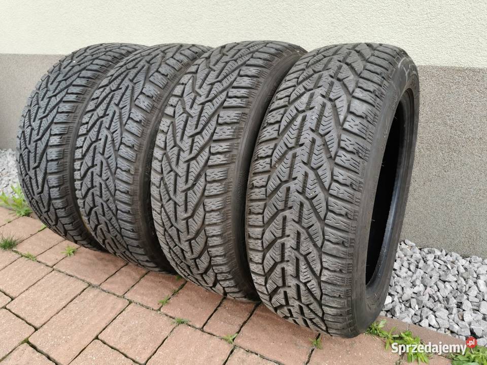 Komplet Opon Zimowych Kormoran Snow 20555 R16 Dziecinów