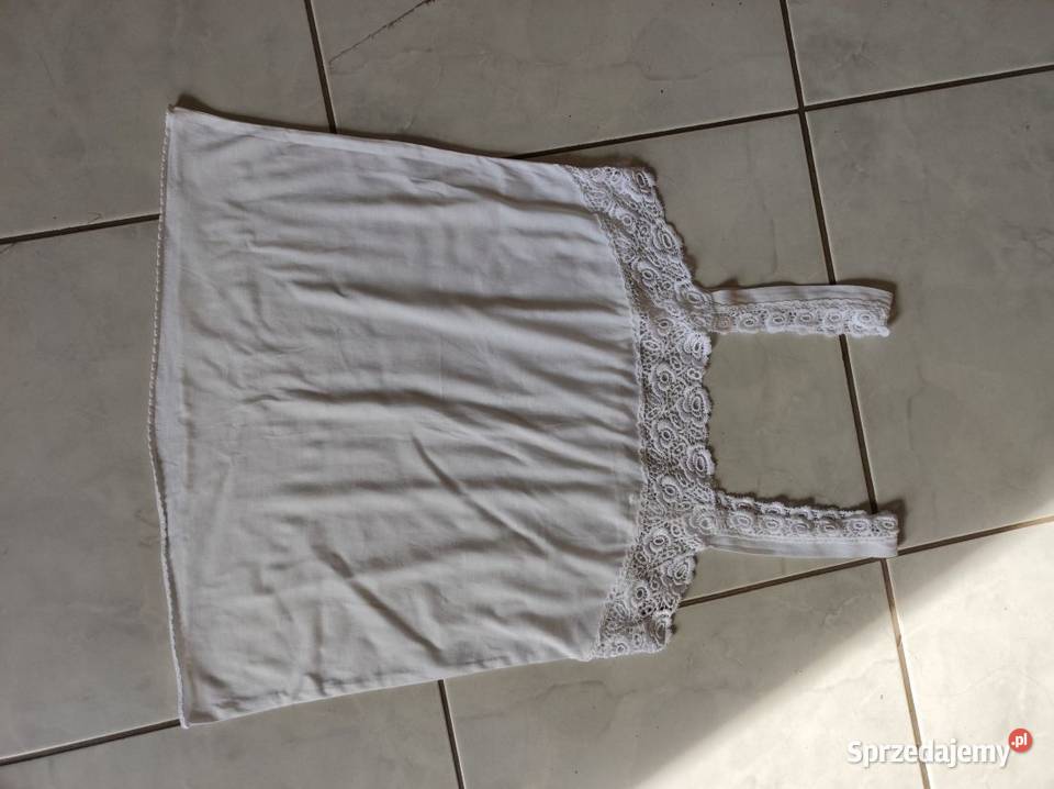 top tshirt biała koronkowa letnia bluzka na