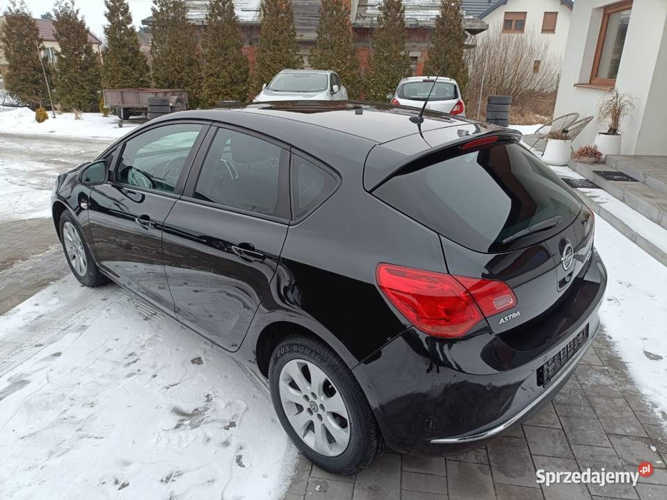 Opel Astra 14 T Piękna światła do jazdy dziennej łódzkie Piotrków Trybunalski
