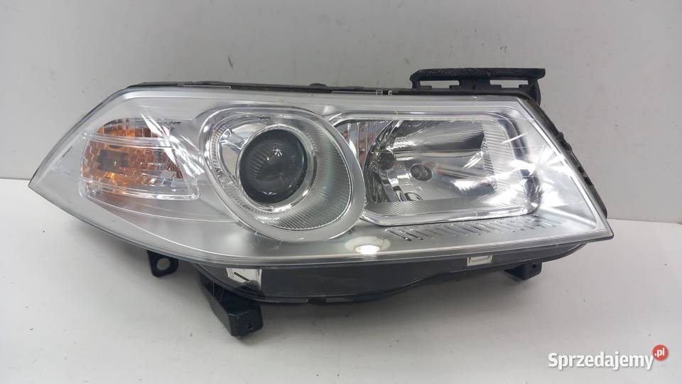 RENAULT MEGANE II LIFT KOMBI LAMPA PRZÓD PRAWA Zbierkowo