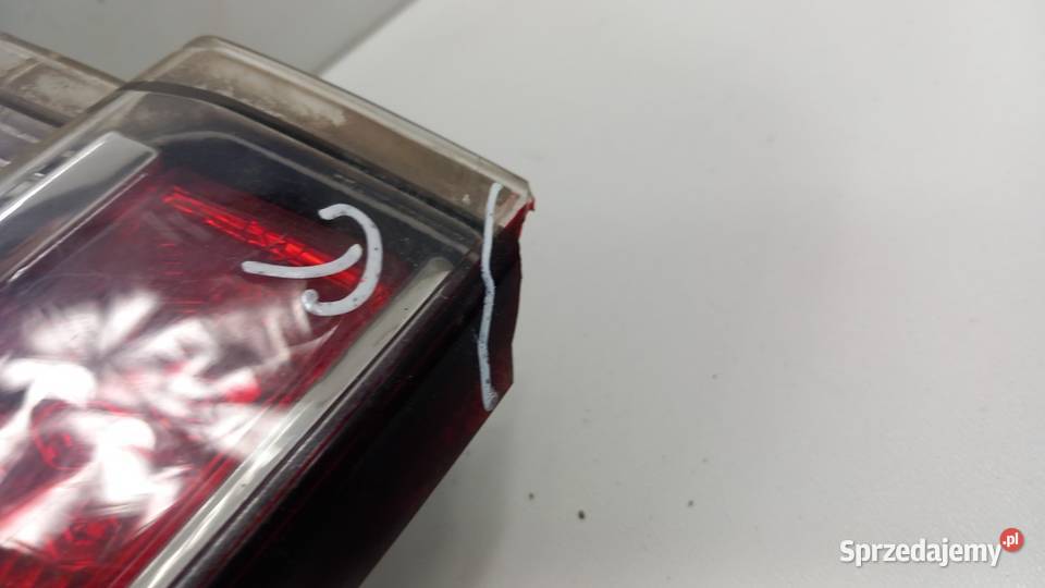 RENAULT MEGANE III KOMBI LAMPA TYŁ LEWA Światła stop