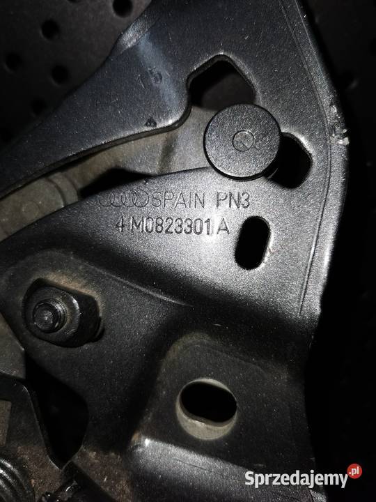 AUDI Q7 II 4M ZAWIAS MASKI LEWY 4M0823301A Zawiasy, bolce i prowadnice Luzino