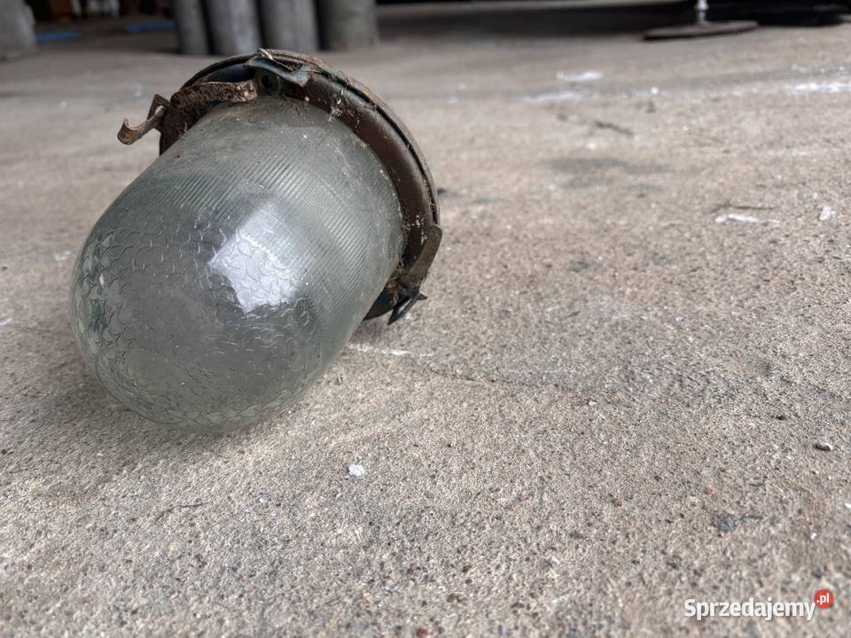 PRL lampa wisząca magazynowa vintage garażowa Kosianka-Boruty