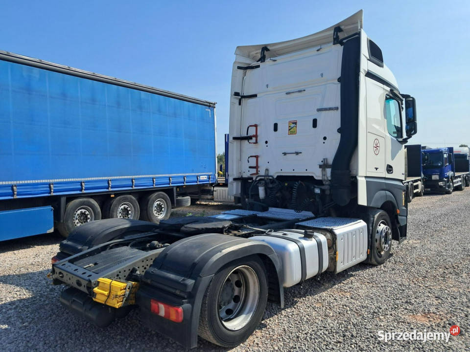 Mercedes Actros Samochody ciężarowe Komorniki