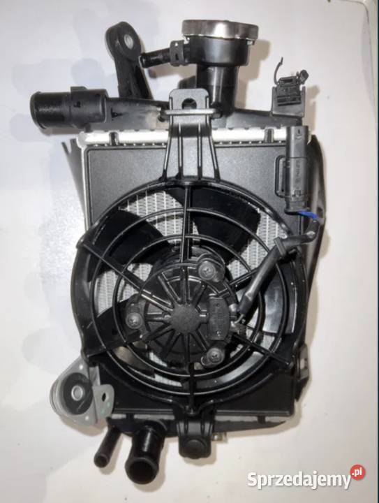 chłodnica prawa z wentylatorem osłoną BMW
