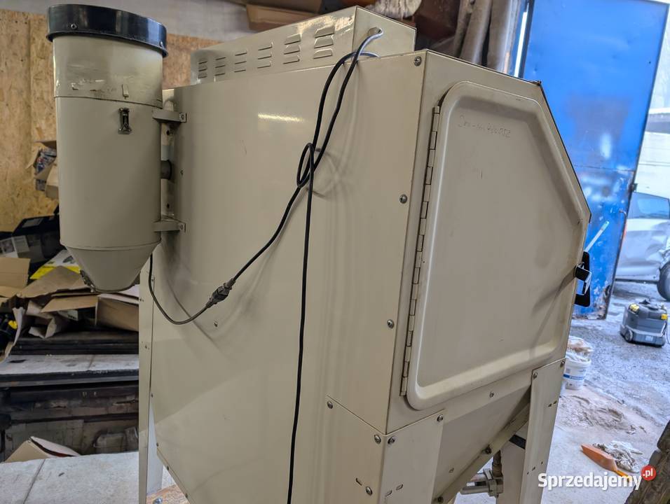 Używana piaskarka kabinowa 420 l