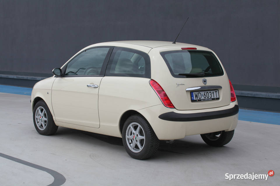 Lancia Ypsilon 12 Rok produkcji 2003 mazowieckie