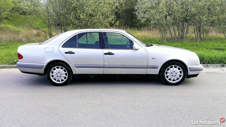 1998 Mercedes-Benz Klasa E Samochód osobowy 2.5 DIESEL Manua Kielce ...