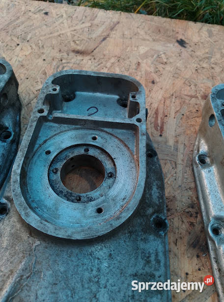 pokrywa rozrządu ural m63 Lublin