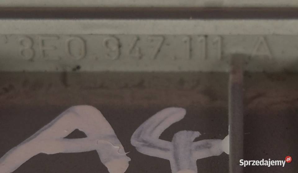 LAMPKA PODSUFITKI OŚWIETLENIE KABINY AUDI A4 B6