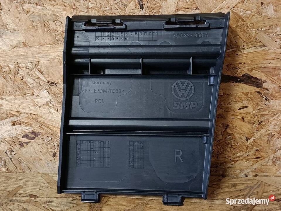 VW PASSAT B8 KRATKA ZAŚLEPKA ZDERZAKA PRAWY osobowe wielkopolskie Pleszew