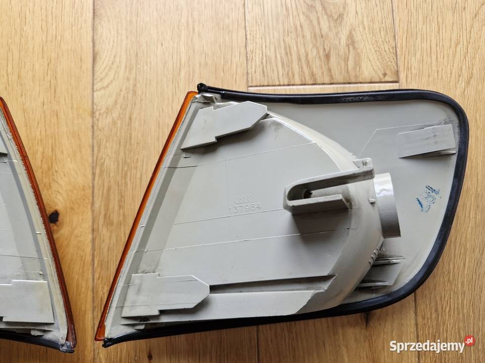 Audi 100 C4 Kierunkowskazy oryginalne Hella sprzedam