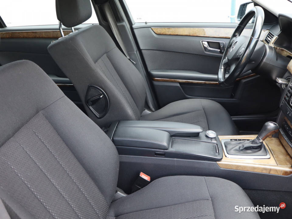 Mercedes E E 200 isofix Samochody osobowe Piaseczno