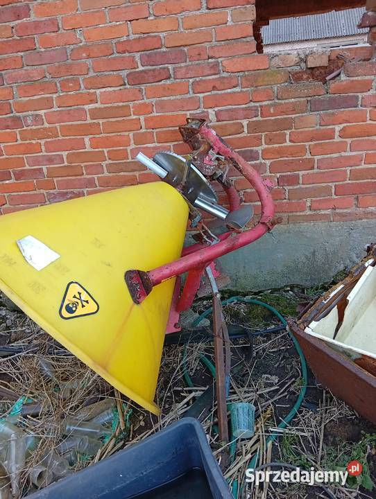 Rozsiewacz nawozów lejek Zambrów