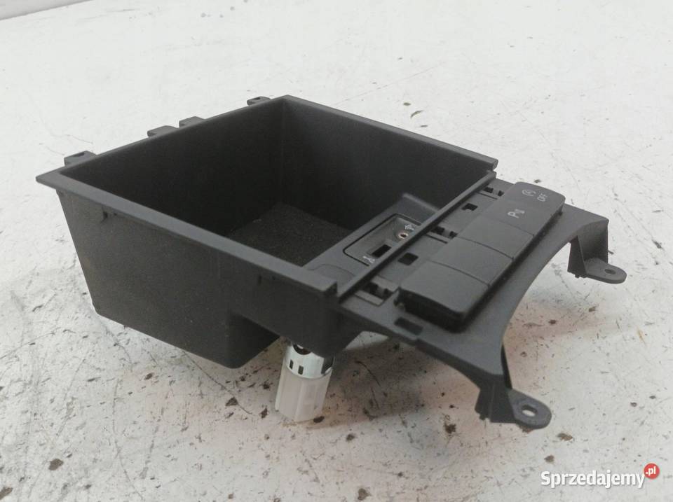 SCHOWEK GNIAZDO USB AUX 12V 5C 5G0035222E VW sprzedam