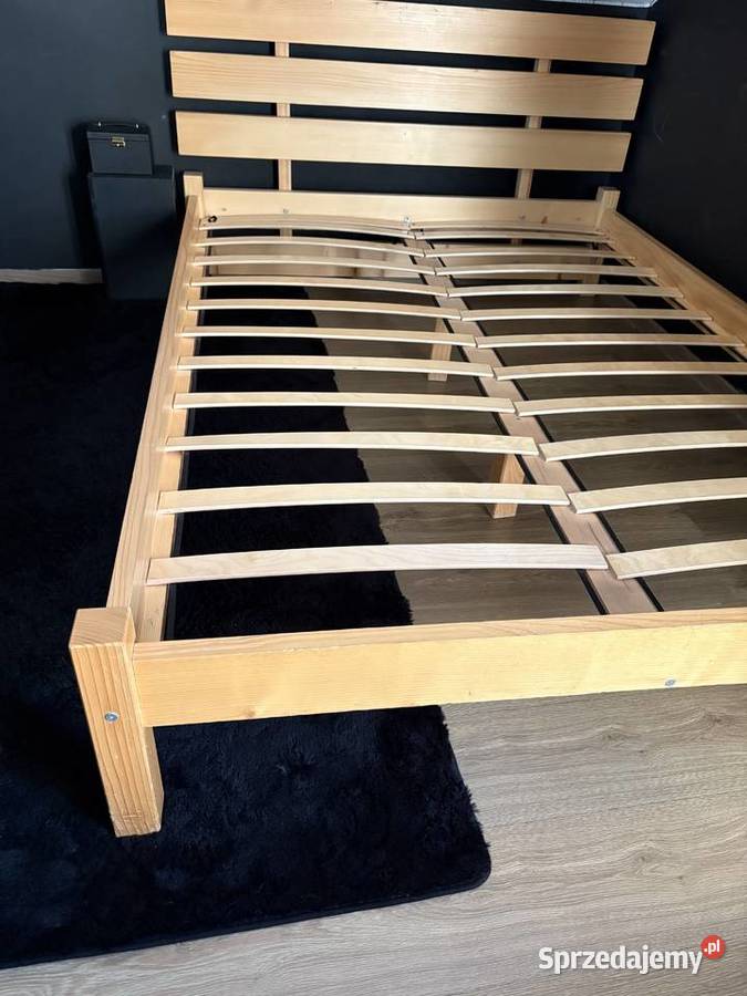 Drewniane łóżko ze stelażem Konin sprzedam