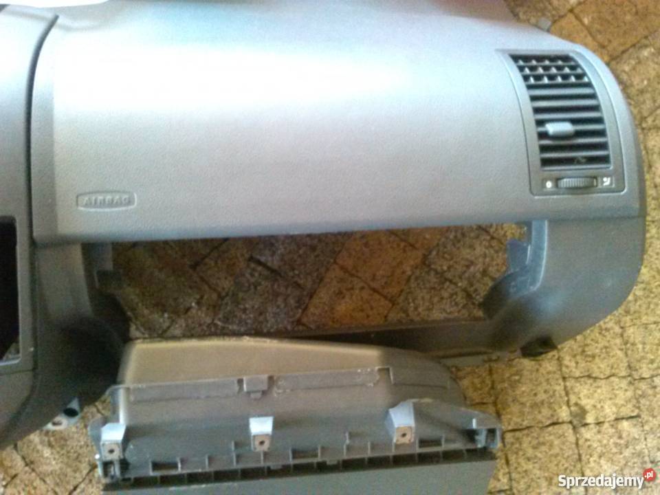 Deska rozdzielcza kokpit konsola VW Polo deski rozdzielcze, konsole Wyposażenie wnętrza Lębork sprzedam