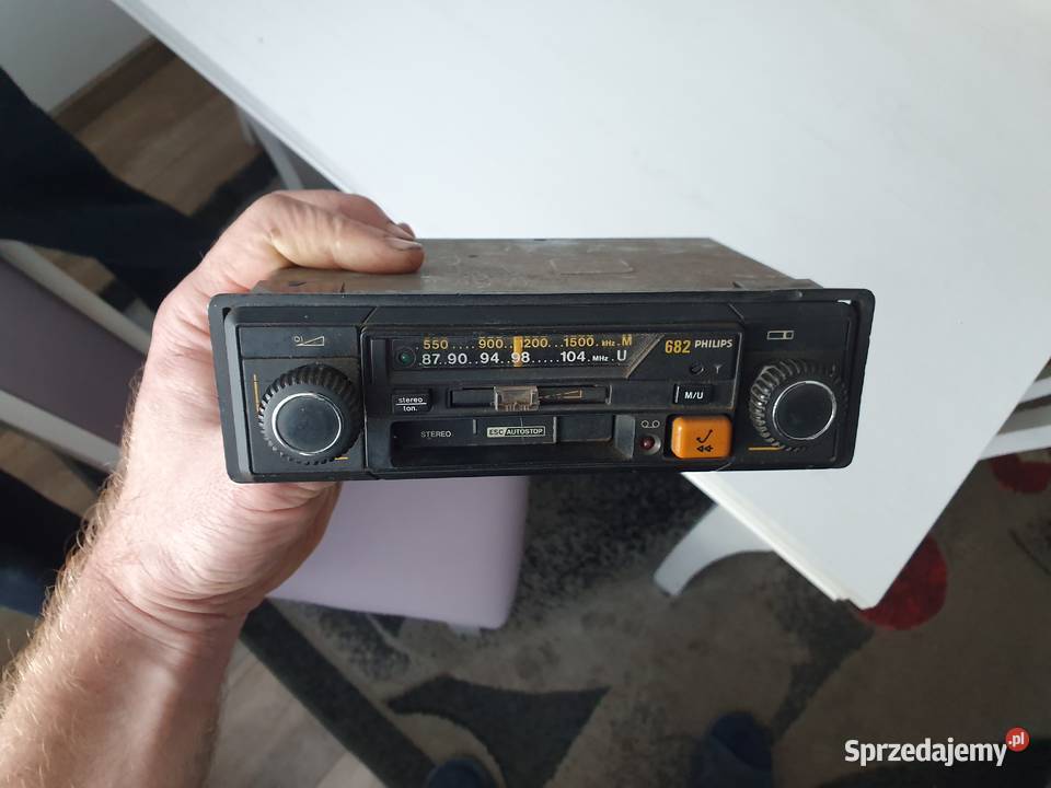 Stare zabytkowe radio samochodowe Philips 682 Kępice