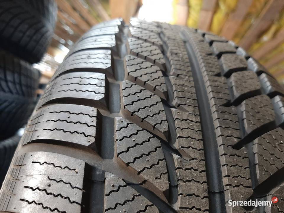 2x Opona nieużywana zimowa 22560R18 GOODRIDE 219 zima Samochodowe Zaścianki sprzedam