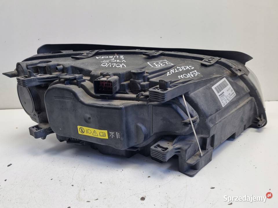 Volvo V70 XC70 III S80 II PRZEDNIA LAMPA LEWA osobowe Lampy przednie Janów