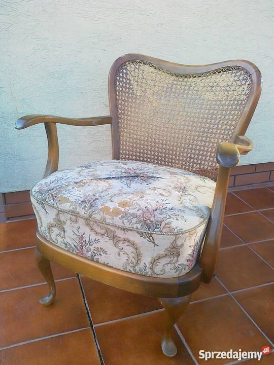 Fotel stylowy ludwik na giętych nóżkach z rafią