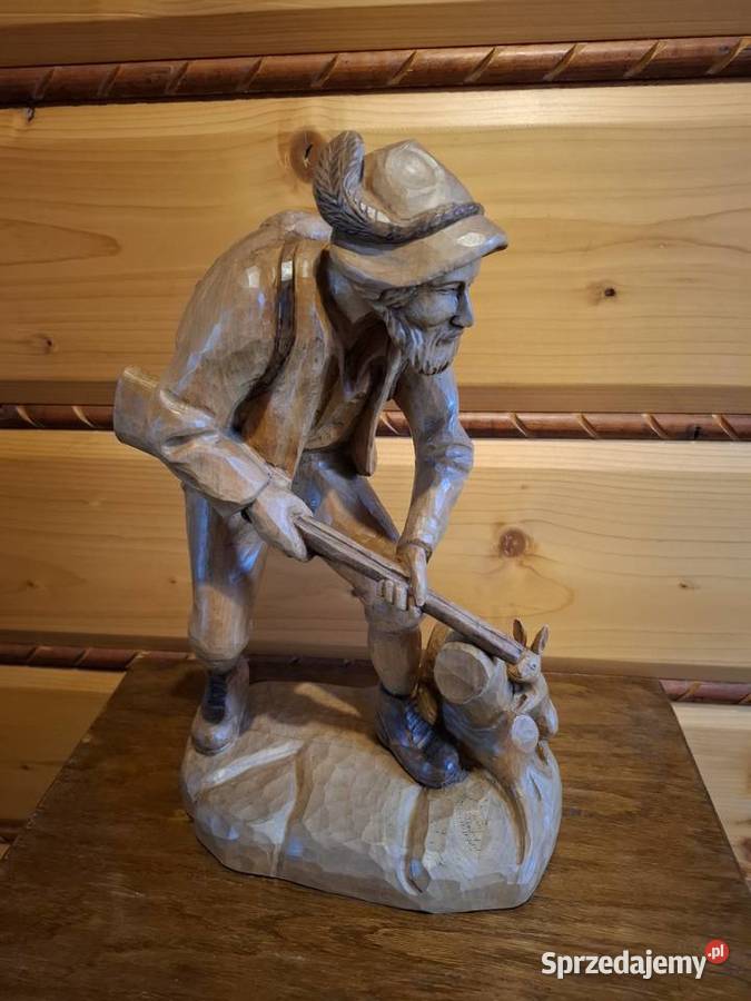 Rzeźba z drewna Myśliwy na polowaniu motyw Lubień