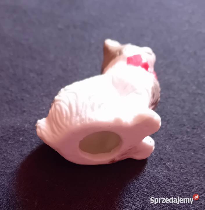 Figurka kotek z porcelany biskwitowej nie Koźminek
