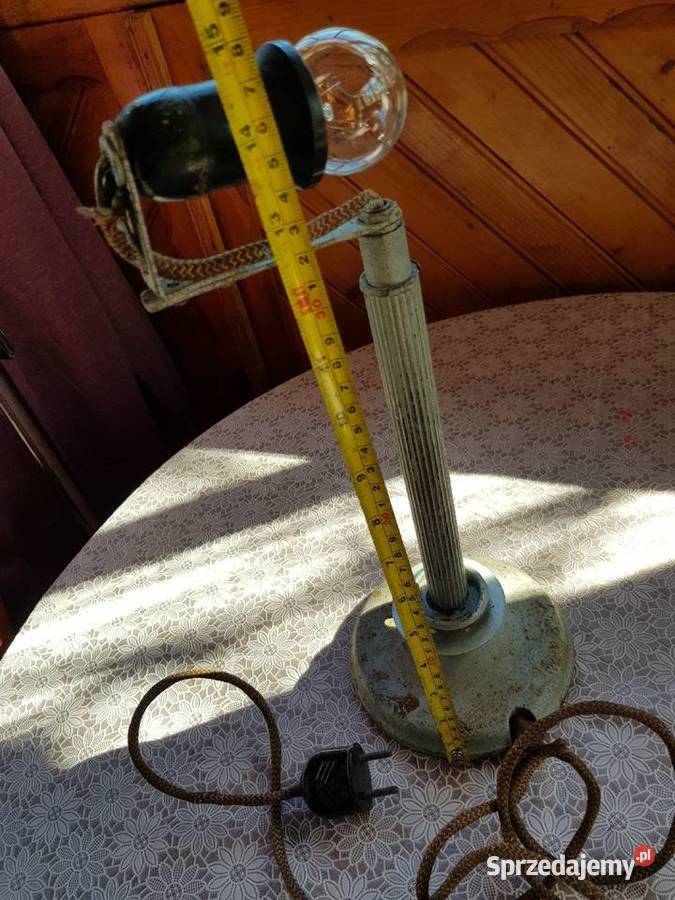 PrzedwojennaZabytkowa działająca lampa stojąca