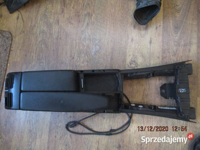 PODŁOKIETNIK TUNEL MERCEDES W204 Głowno