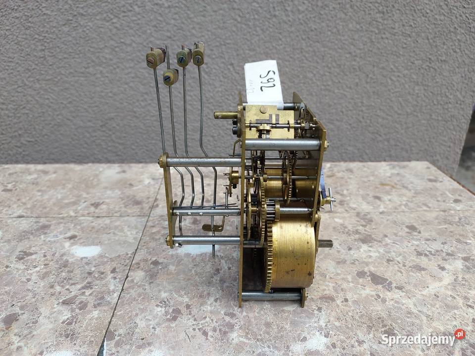 592 Mechanizm starego zegara ściennego HAU Tczew